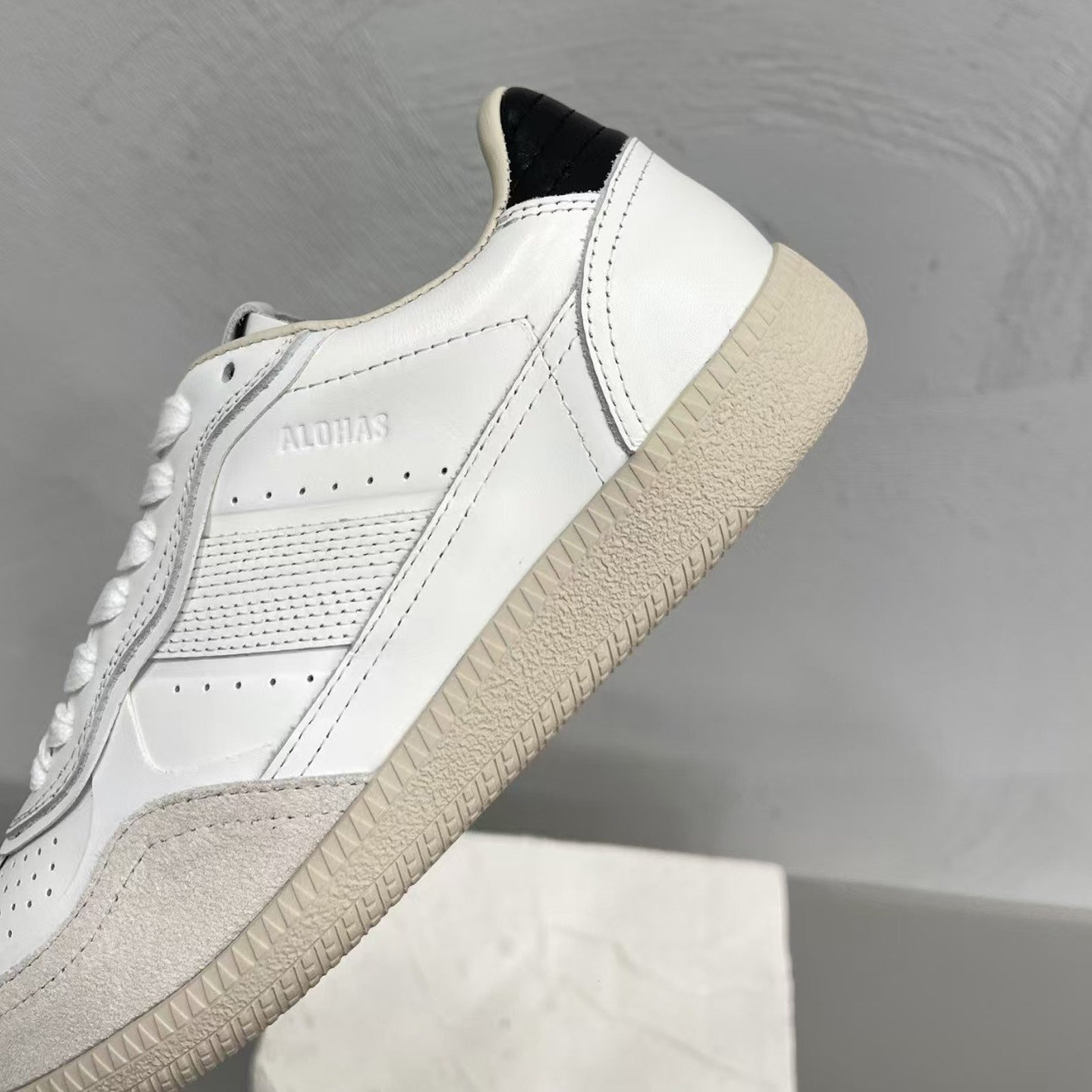 Alohas TB.490 White Leather Sneakers – Original Com