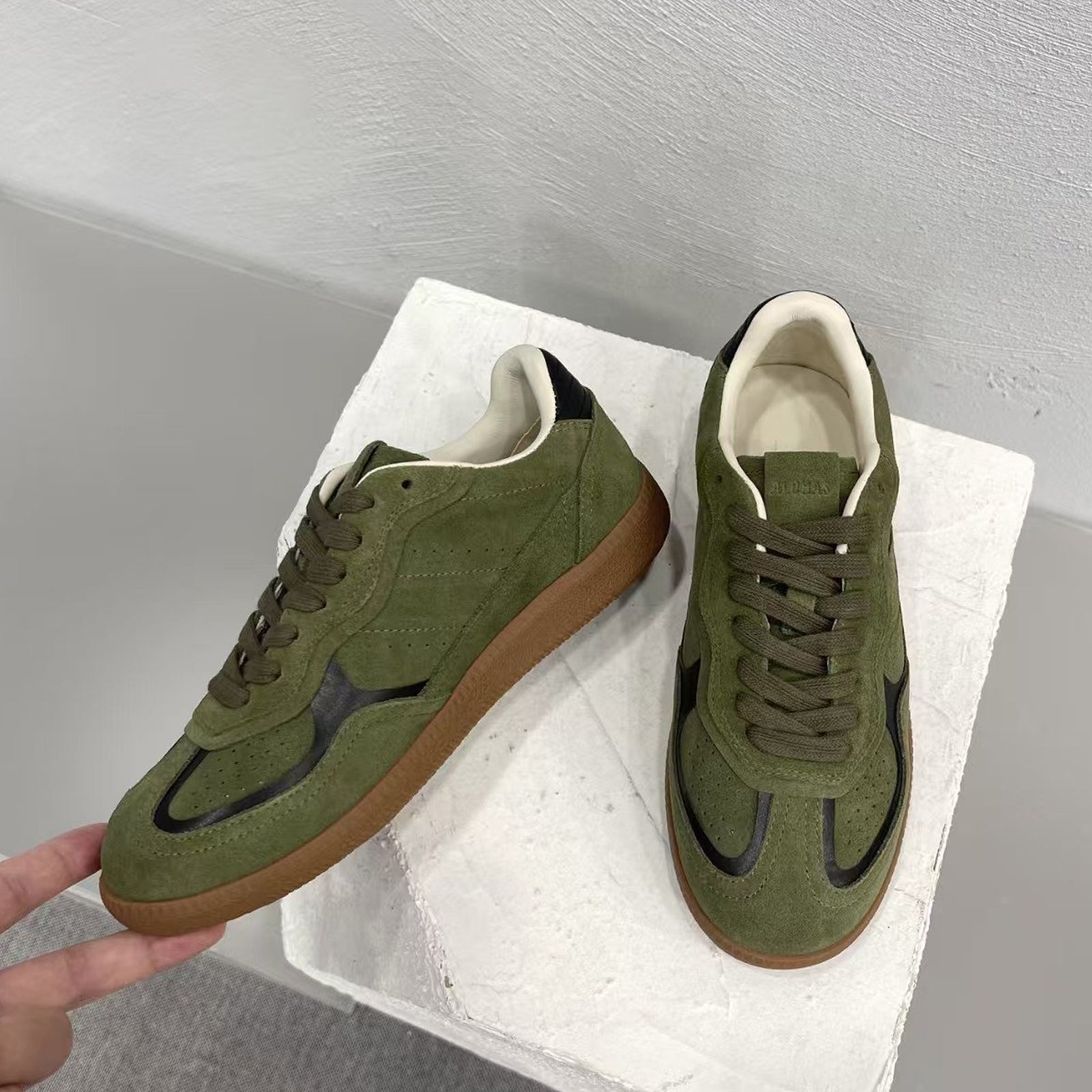 Alohas TB.490 Rife Green Suede Sneakers – Low Top Women