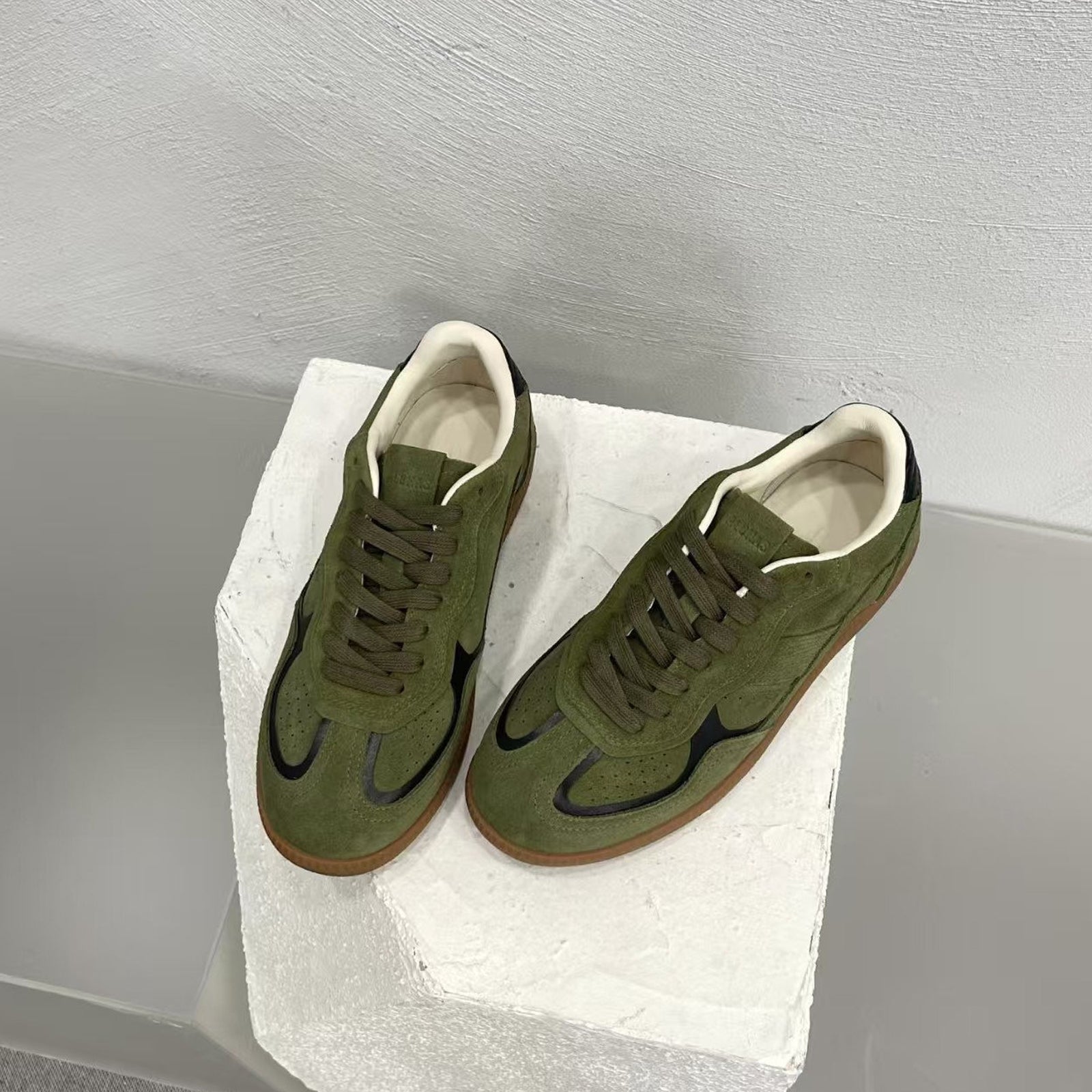 Alohas TB.490 Rife Green Suede Sneakers – Low Top Women