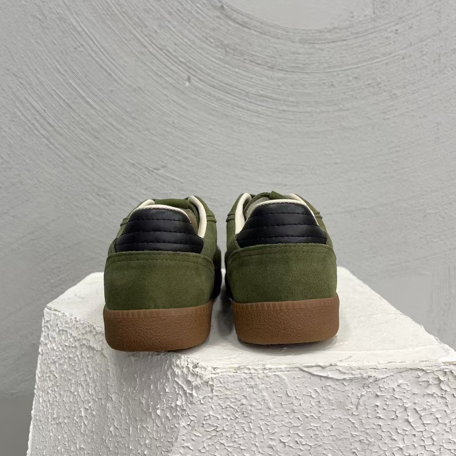Alohas TB.490 Rife Green Suede Sneakers – Low Top Women
