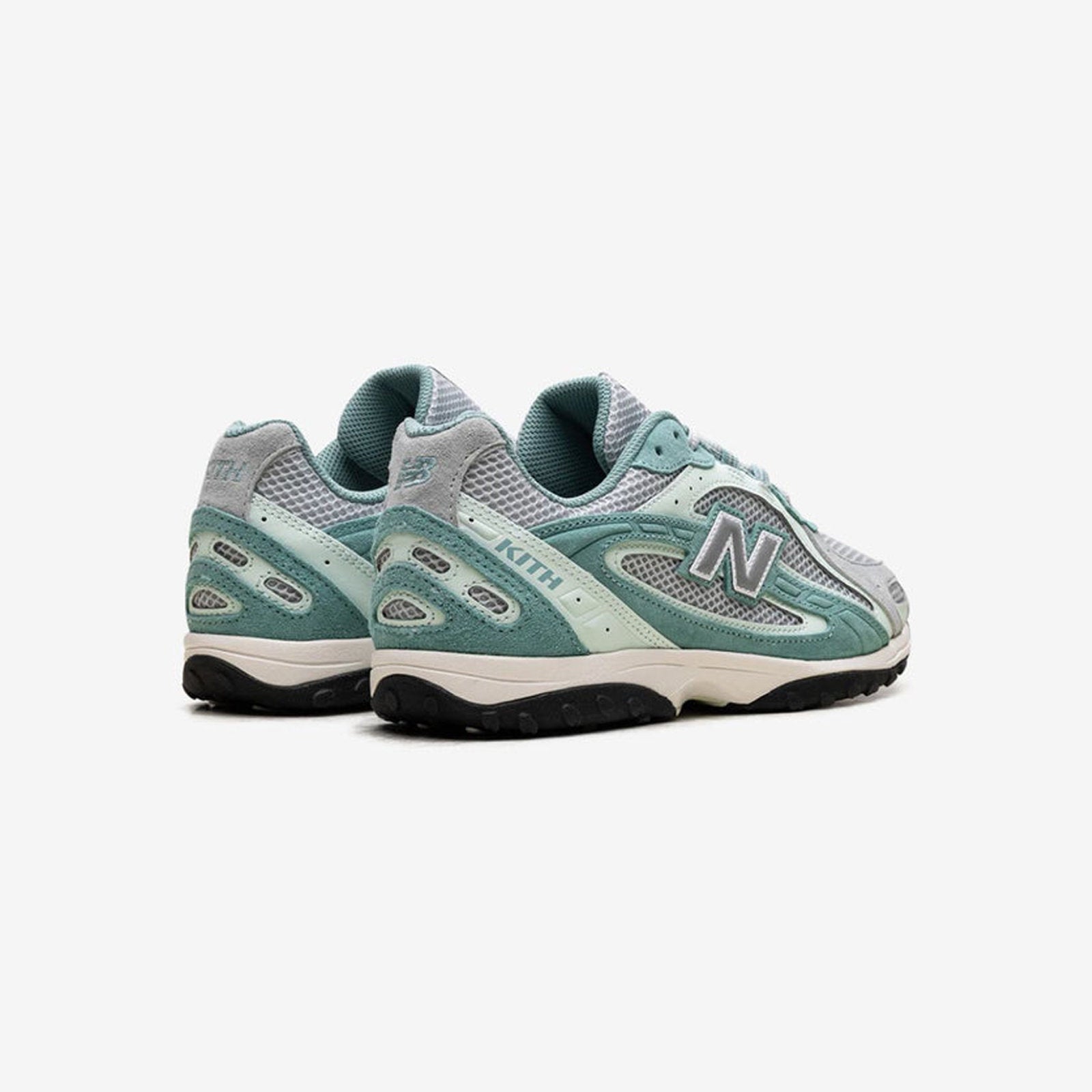 Kith x New Balance 204L 'Bluebell' Sneakers (U204LKTA)